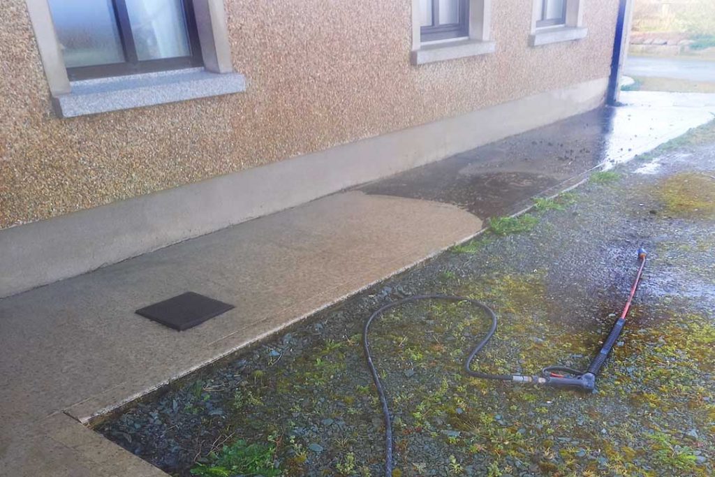 Boyne Cleaning and Maintenance Services Drogheda. Traditional window cleaning Drogheda Reach and wash window cleaning Drogheda Power washing Drogheda Gutter Cleaning Drogheda, fascia cleaning Drogheda and soffit cleaning Drogheda Removing algae Drogheda Patio Laying Drogheda